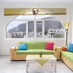 Angel's * Kamari (Santorini)