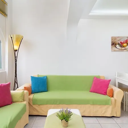 Angel's Kamari (Santorini)